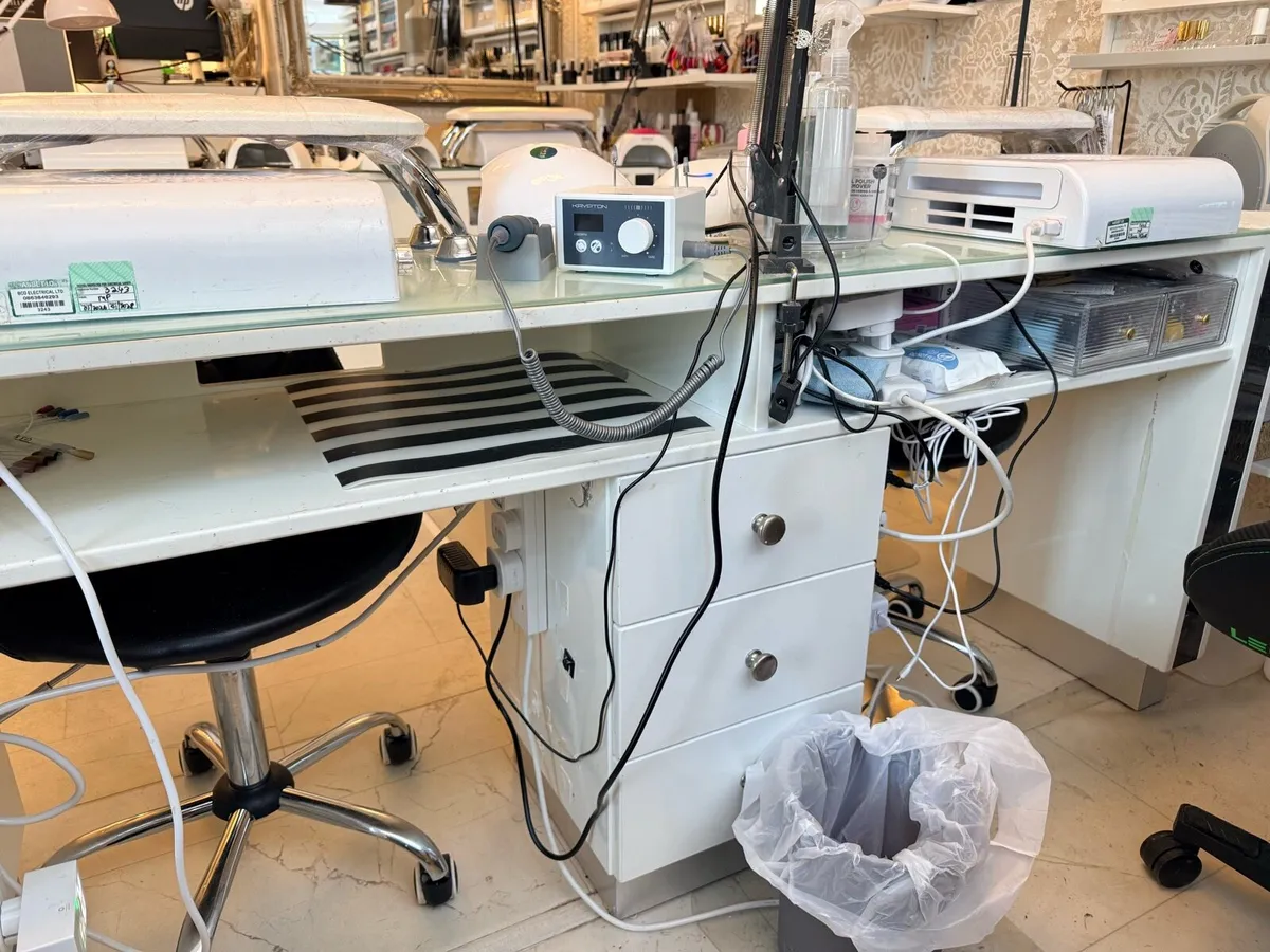 Nail Table - Image 4