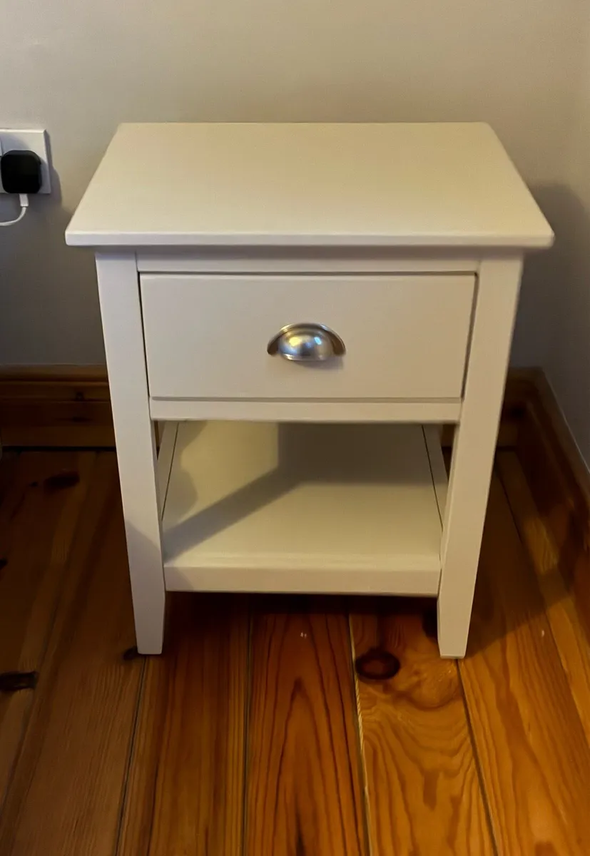 Set of 2 Grey Bedside Lockers - Image 2