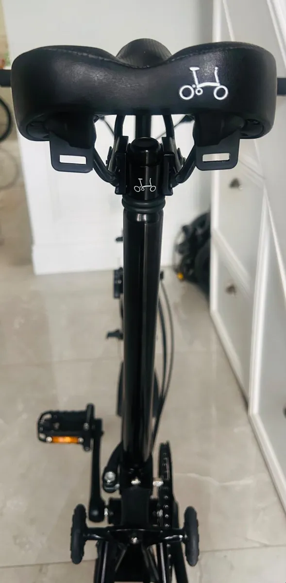 Brompton black edition folding bike - Image 3