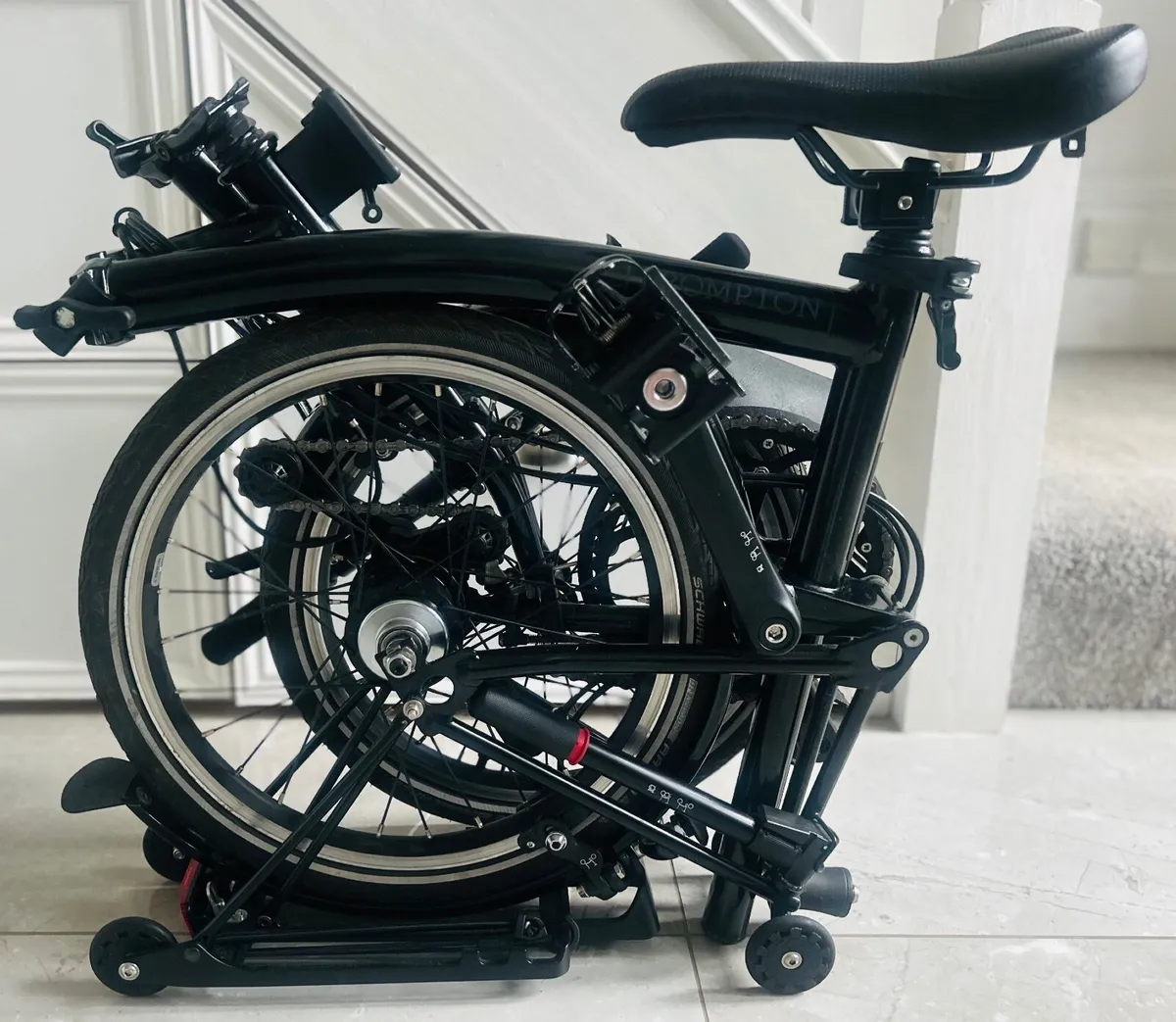 Brompton black edition folding bike - Image 4