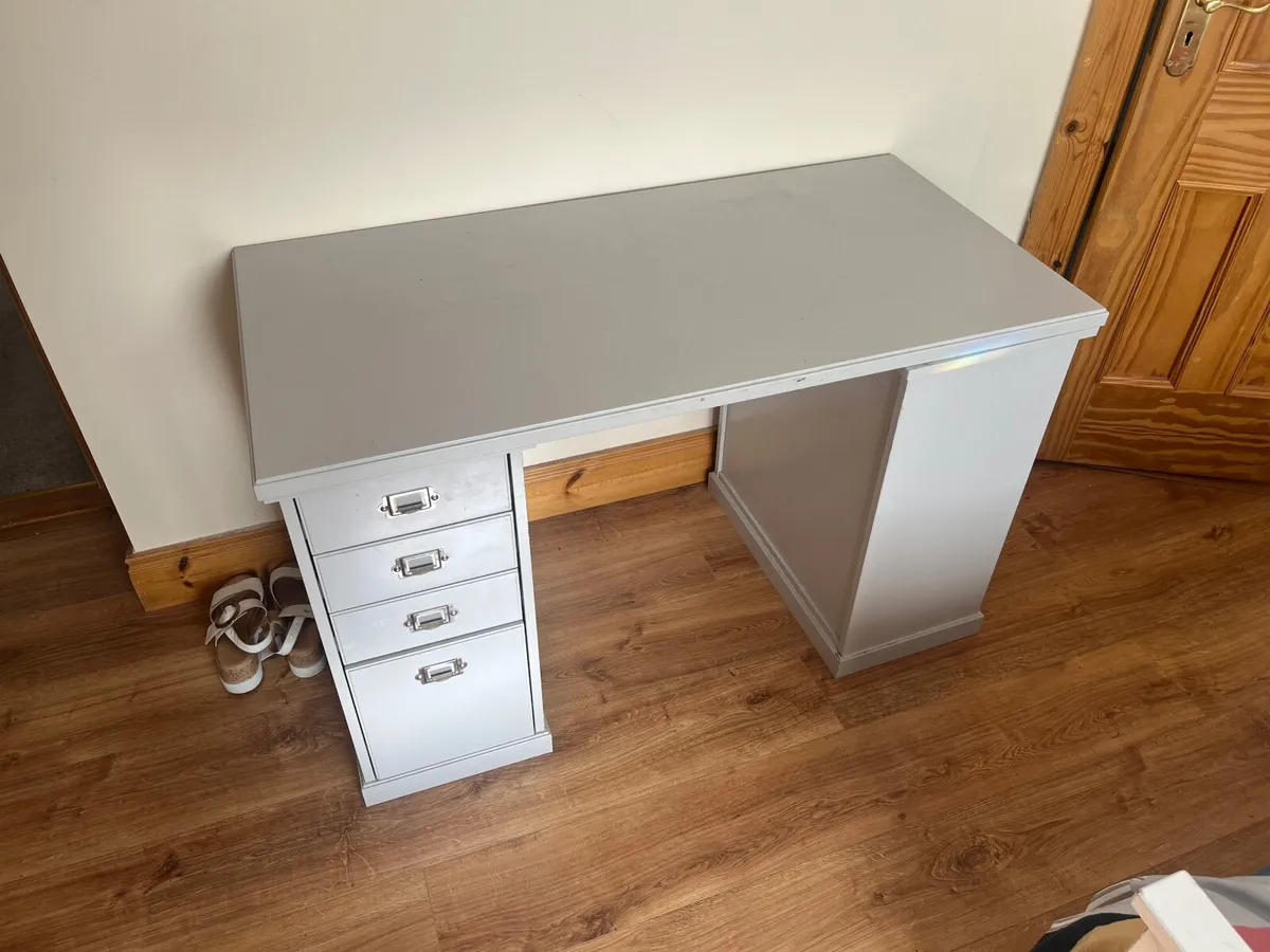 Study Table (Child) - Image 4