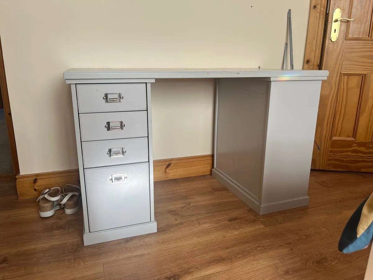 Study Table (Child) - Image 1