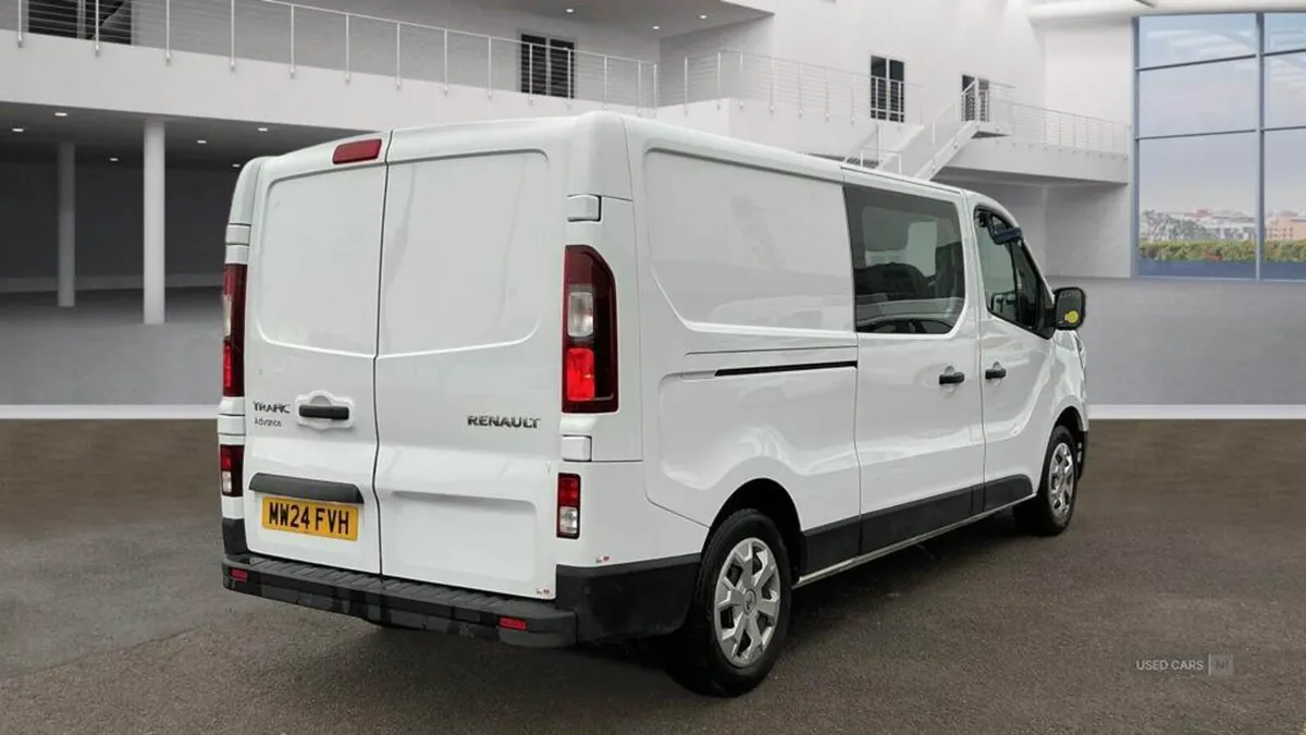 Renault Trafic LWB DIESEL - Image 4