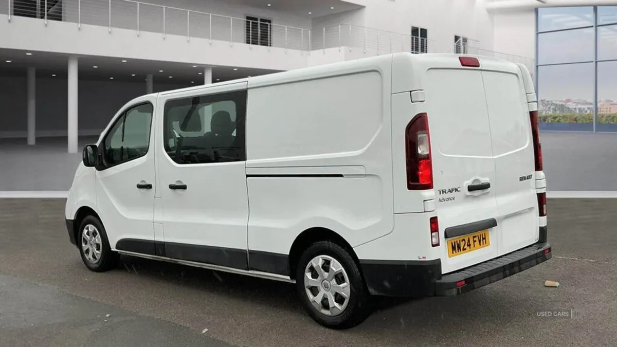 Renault Trafic LWB DIESEL - Image 3