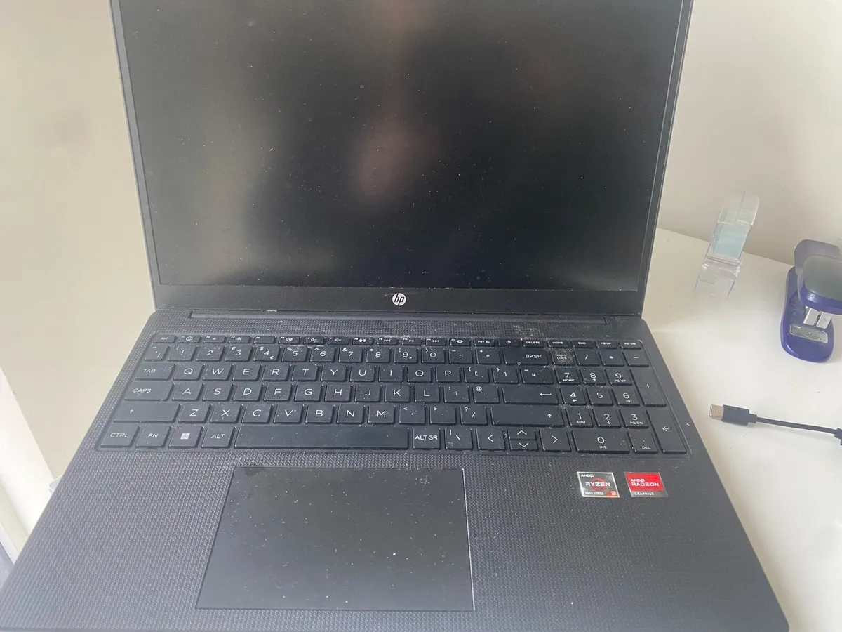 Laptop for parts, HP with charger - Image 1