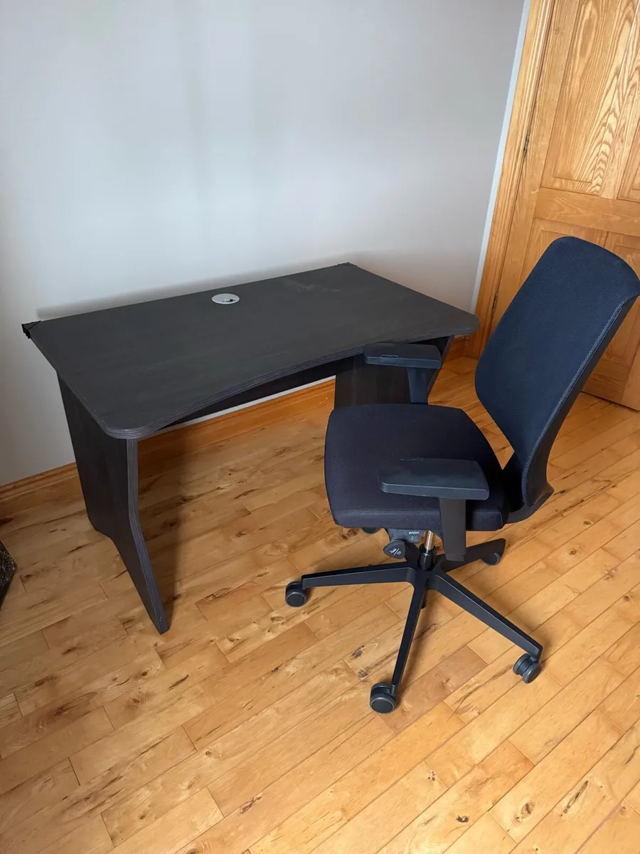 Office desk and chair