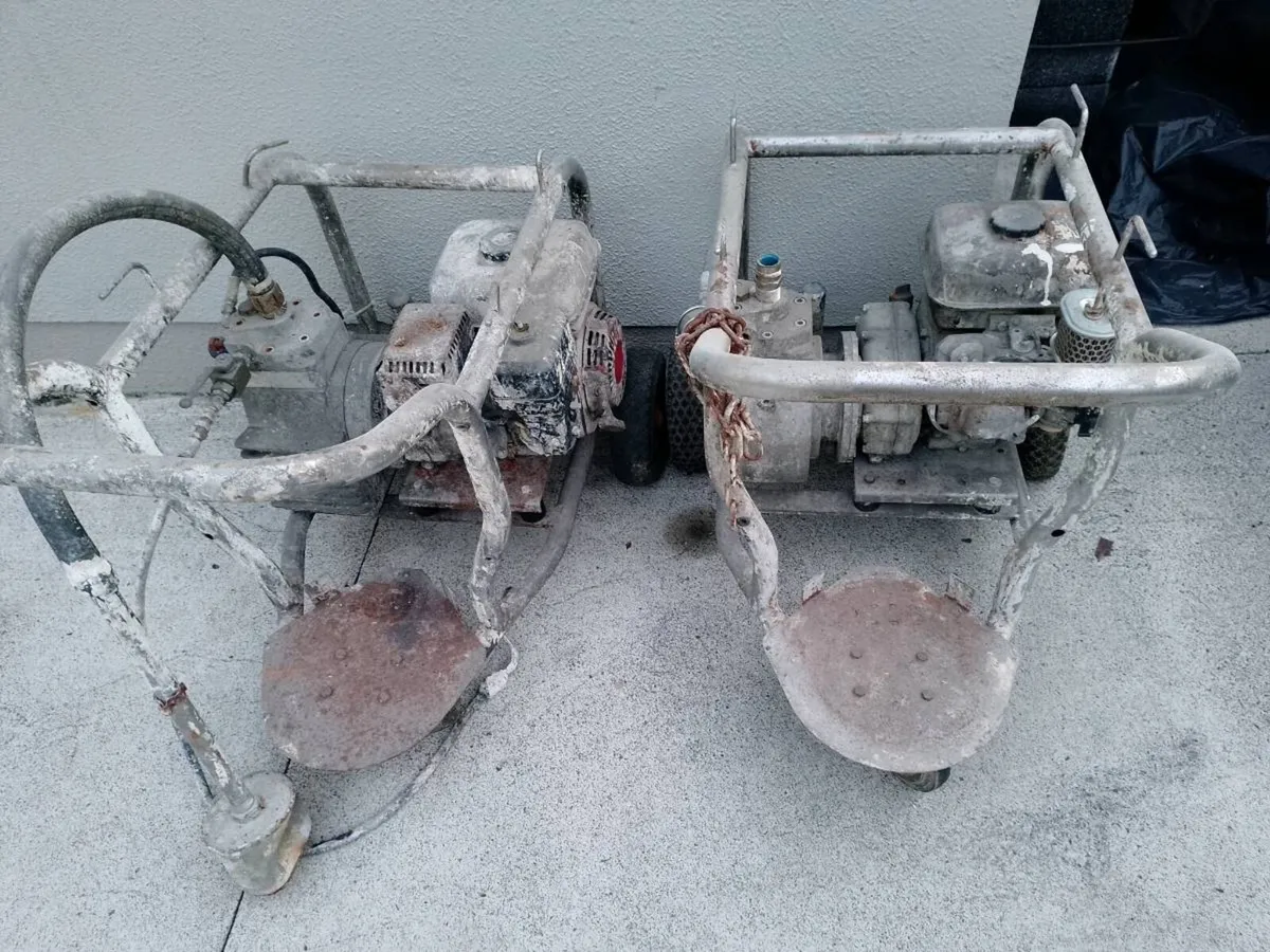 Paint sprayer - Image 1