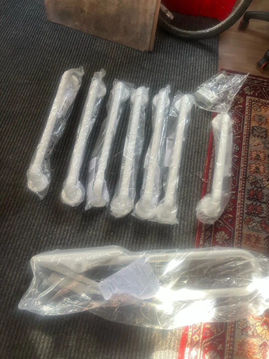 Grab rails - Image 1