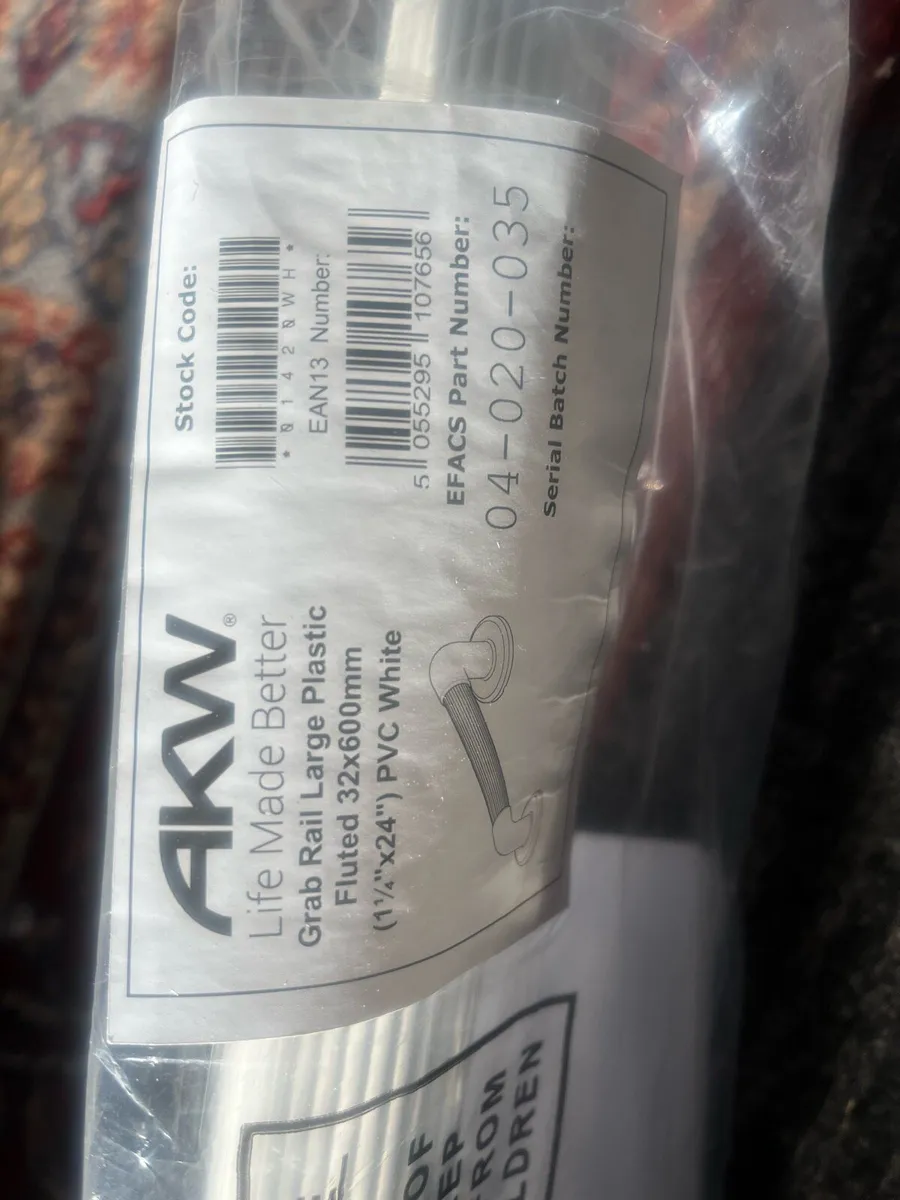 Grab rails - Image 4