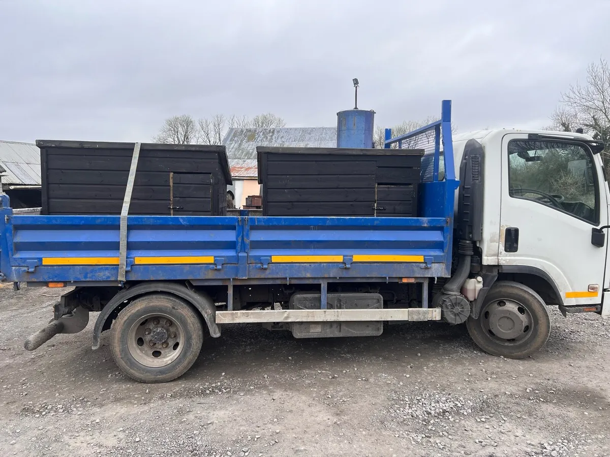 Dog Kennels - Image 1