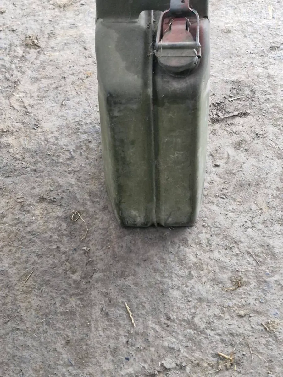 Gerry cans - Image 1