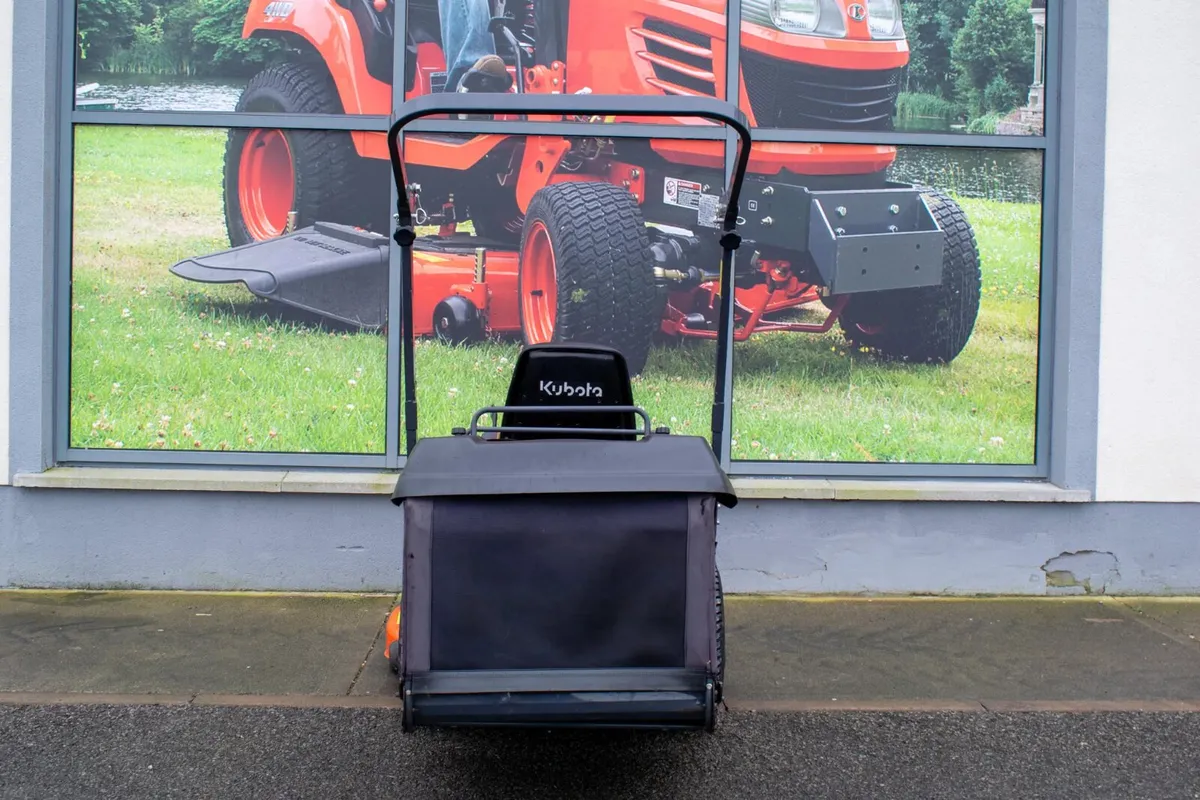 2022 Kubota G21eLD Lawnmower - Image 2