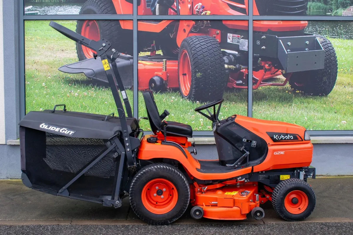 2022 Kubota G21eLD Lawnmower - Image 3