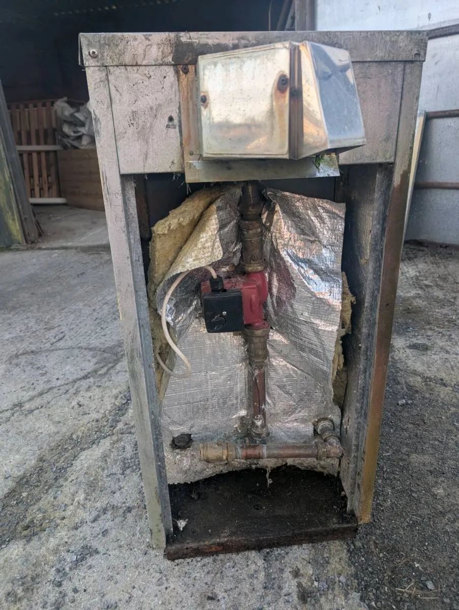 Oil fire burner - Image 1