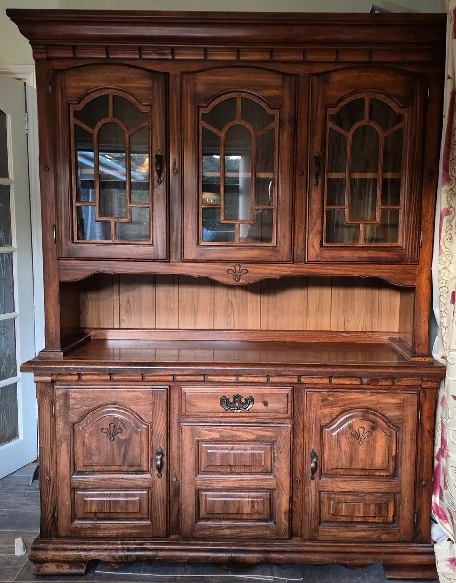 Pine dresser - Image 1