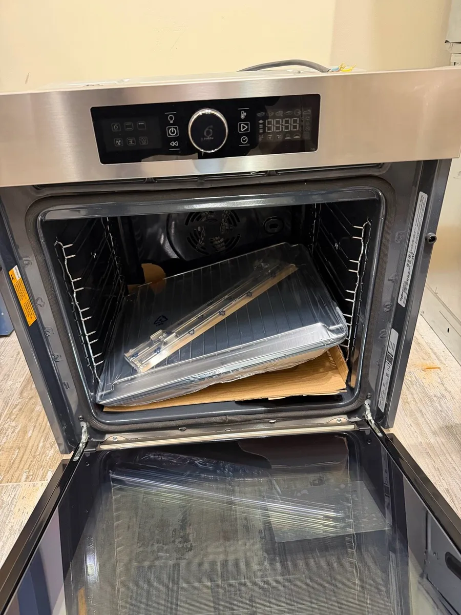 Whirlpool 60cm oven - Image 1
