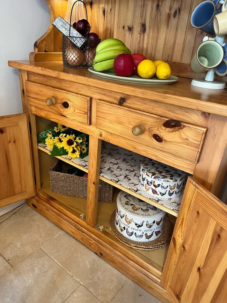 Dresser / display cabinet / storage unit - Image 4