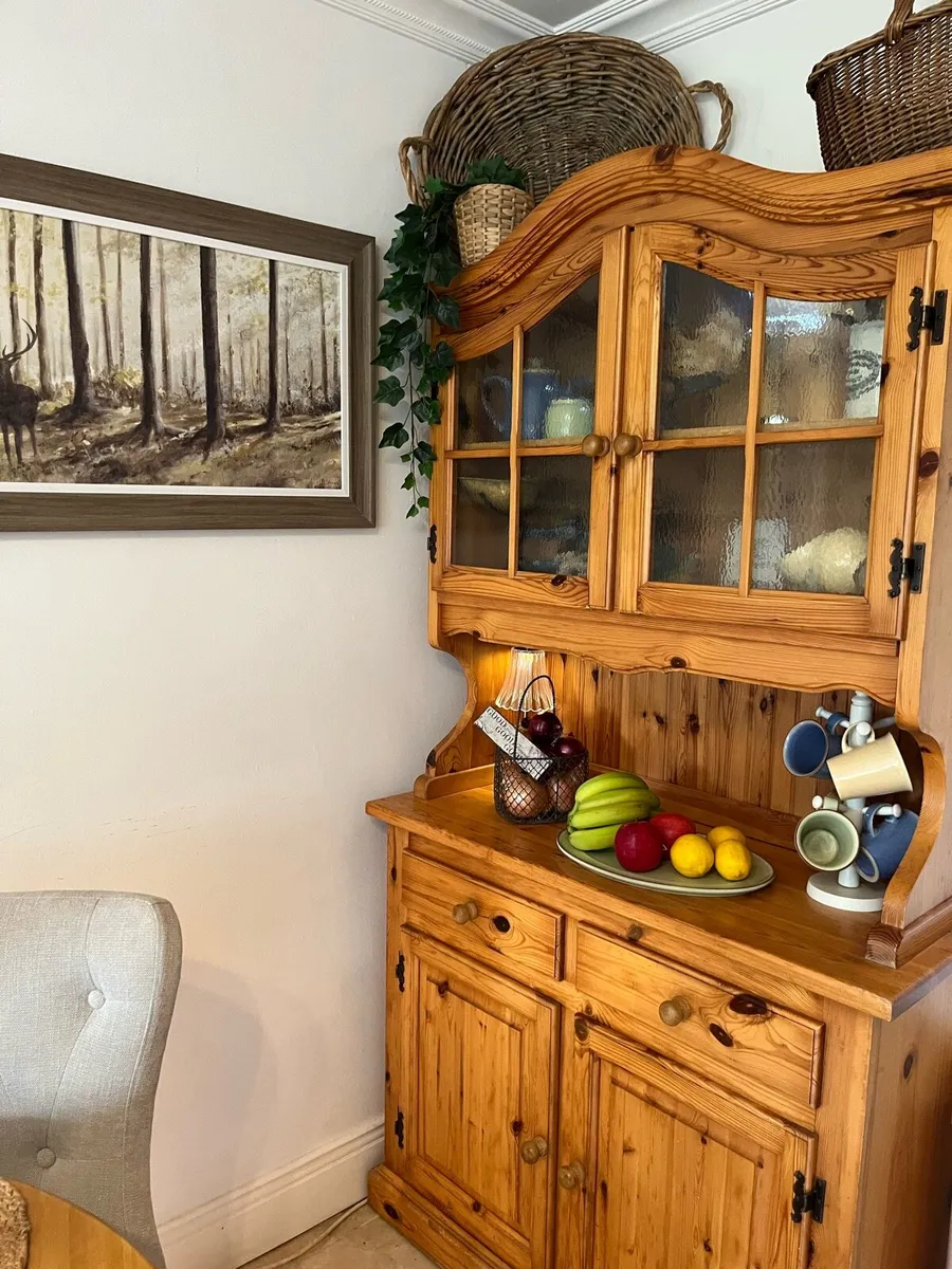 Dresser / display cabinet / storage unit - Image 2