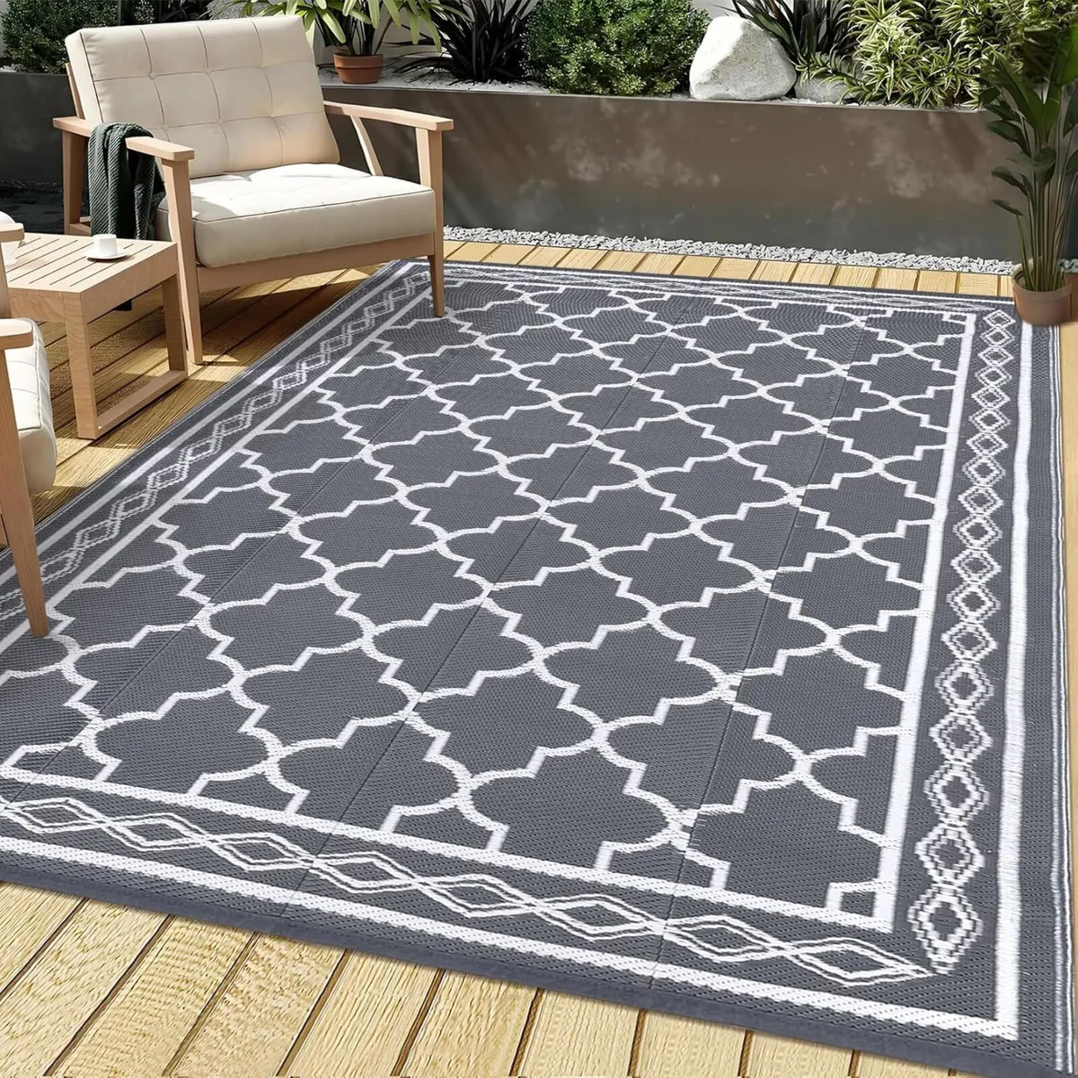Outdoor Rug 240 x 300 cm Waterproof Plastic Straw - Image 1