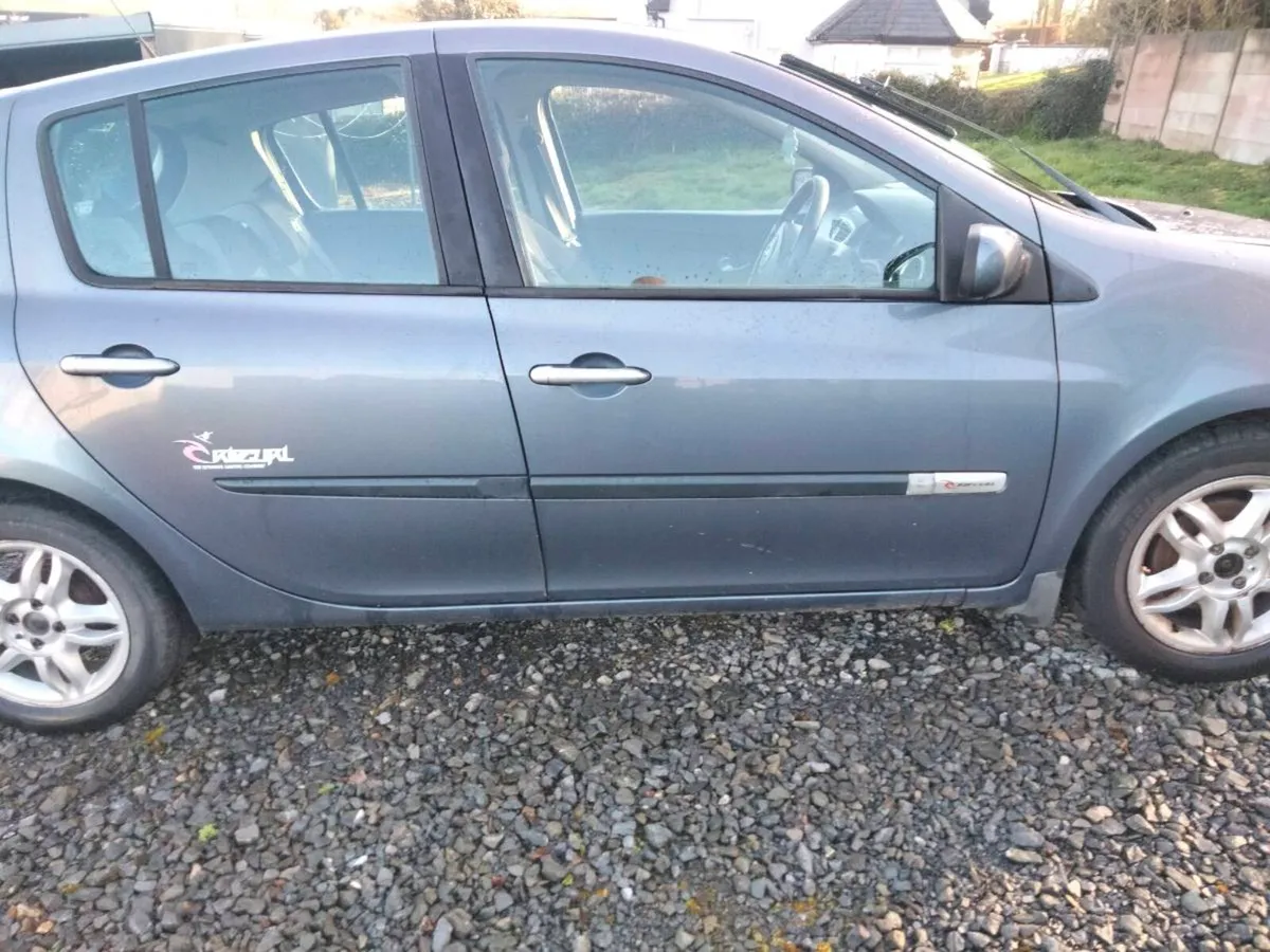 09 Renault Clio - Image 2