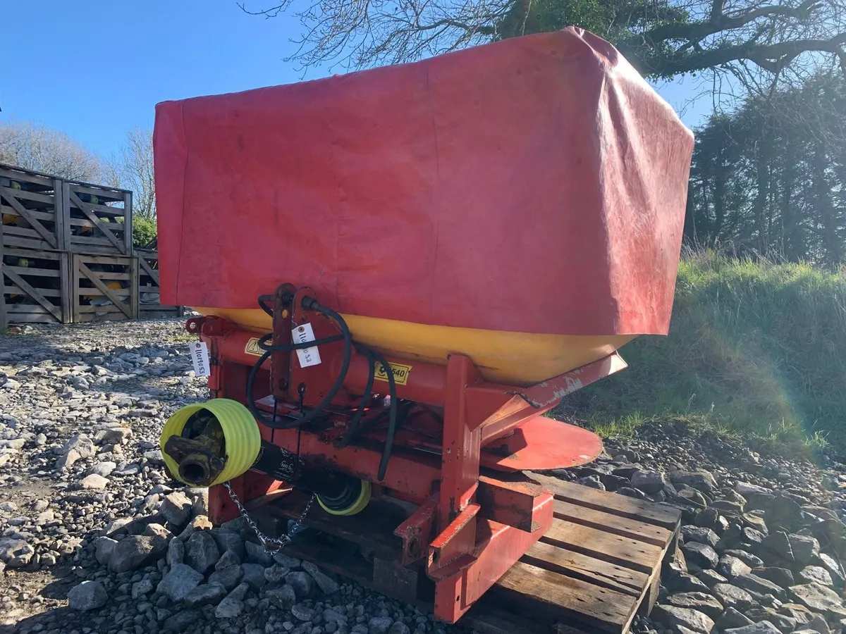 TEAGLE XT24 FERTILISER SPREADER & COVER : 11019053 - Image 1