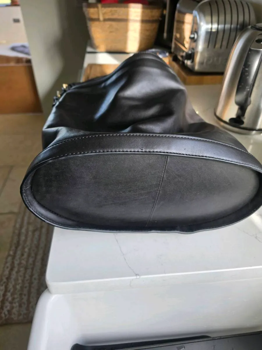 JOULES ladies bucket style bag, 100% leather - Image 3