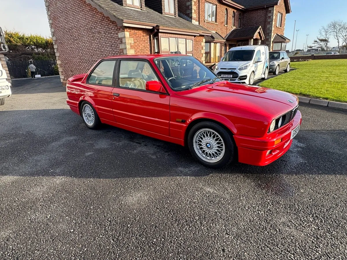 1990 BMW 325i - Image 4