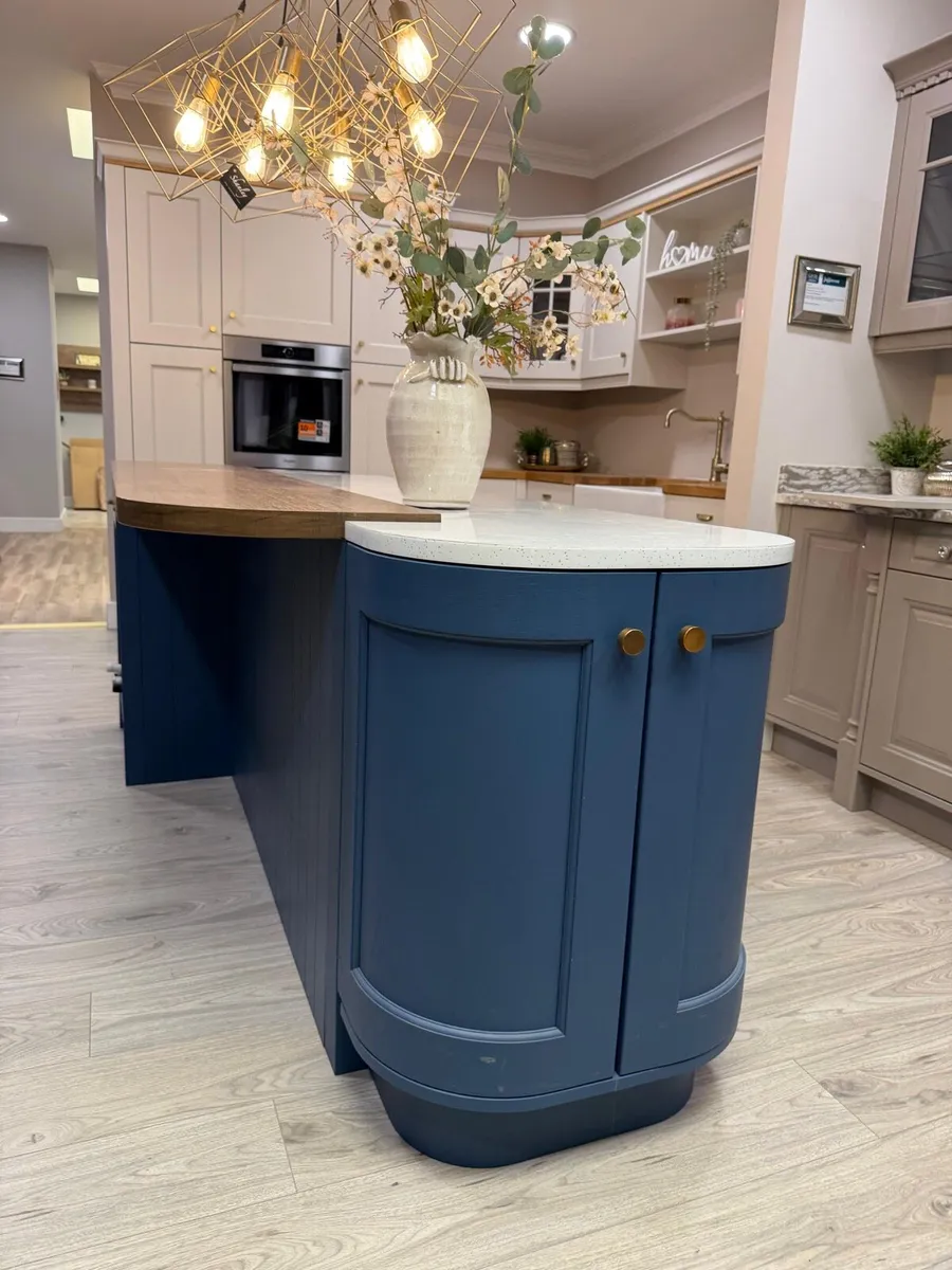 2400mm x 900mm island *Deposit Taken* - Image 3