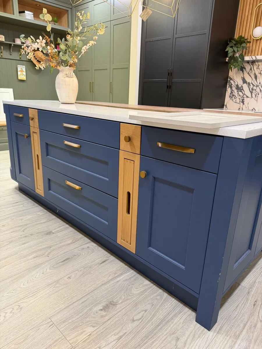 2400mm x 900mm island *Deposit Taken* - Image 4