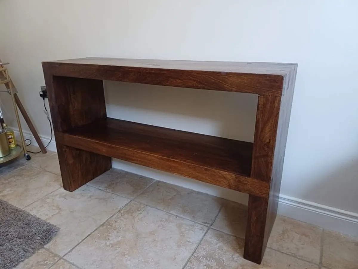 side table and nest of tables - Image 1