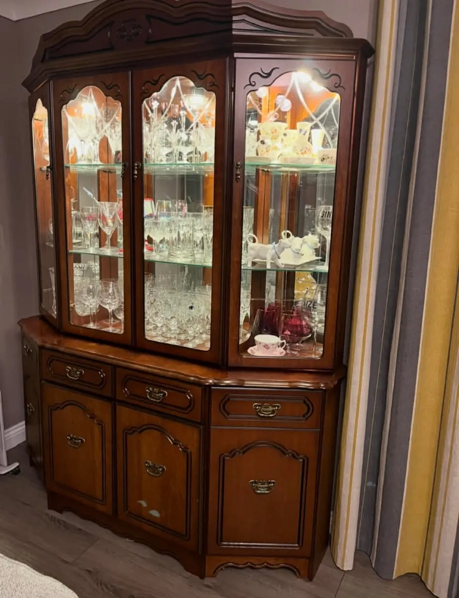 Mahogany cabinets - Image 1