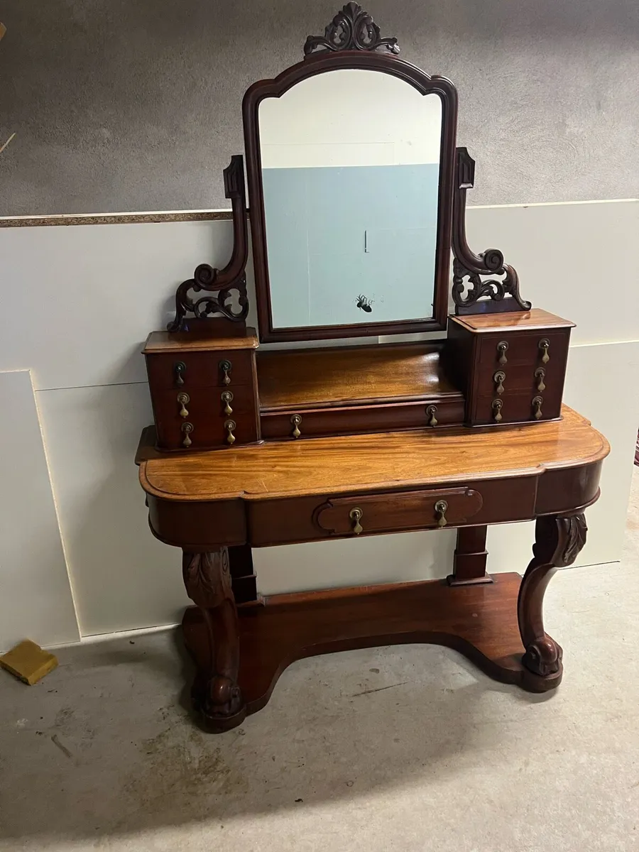 Mahogany dressing table - Image 1