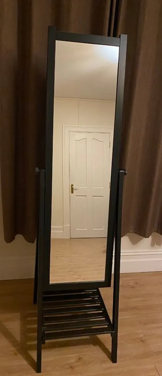Free standing mirror - Image 1