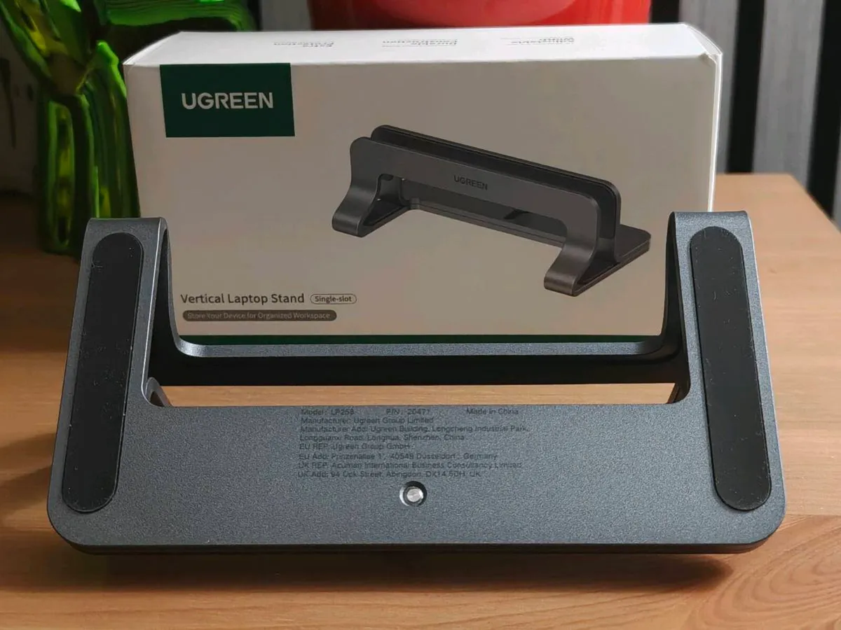 UGREEN VERTICAL LAPTOP STAND LP258 - Image 3