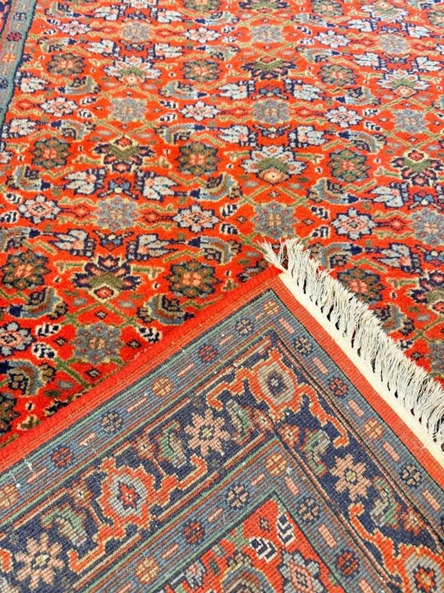 Beautiful Malayer Hand Knotted Persian Rug - Image 2