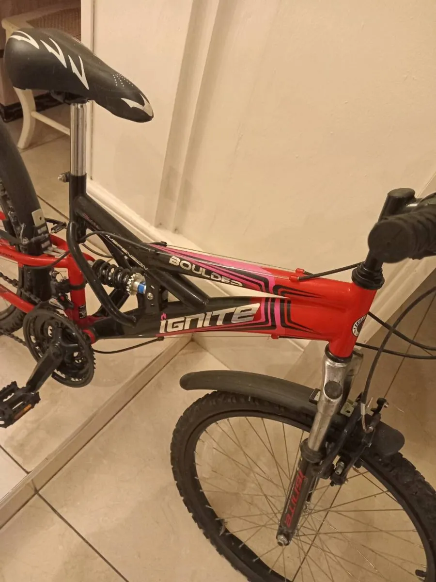 Ladies bicycle - Image 1