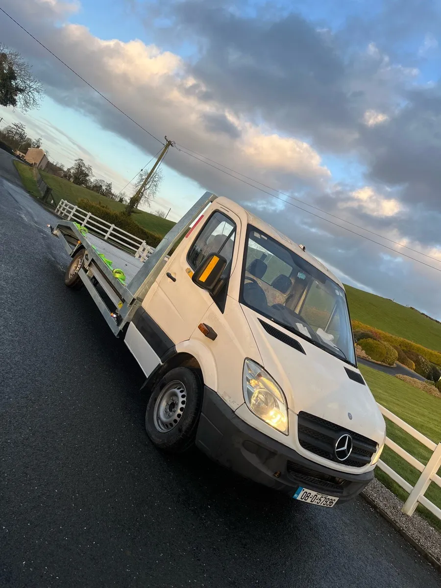 Recovery truck - Image 2