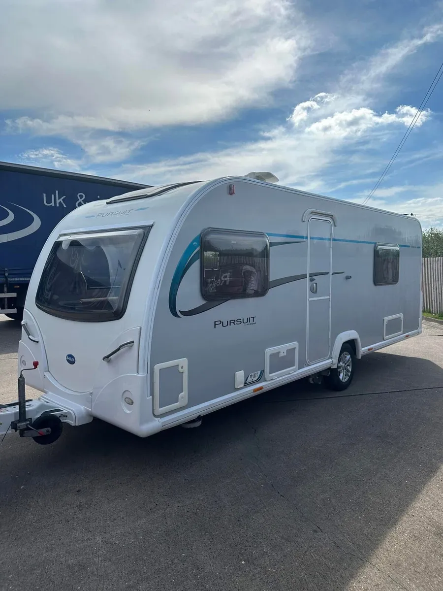 Bailey pursuit 4 berth fixed single beds caravan - Image 1