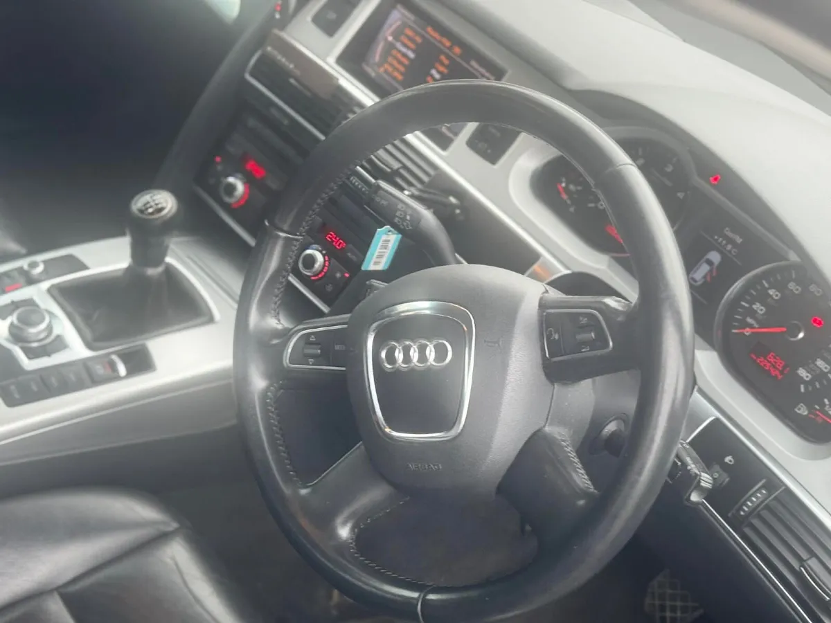 Audi A6 2010 - Image 2