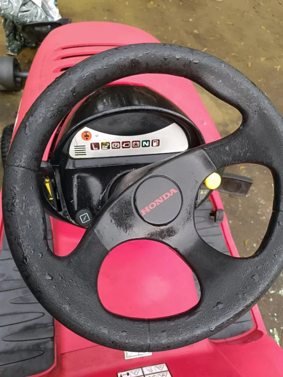 Ride on mower - Image 3