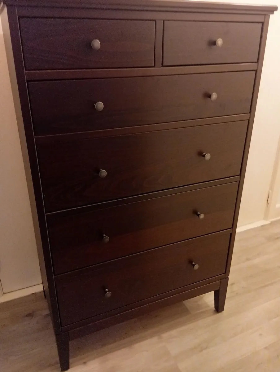 Quality Roomy 6-drawer Tall Dresser - Image 1