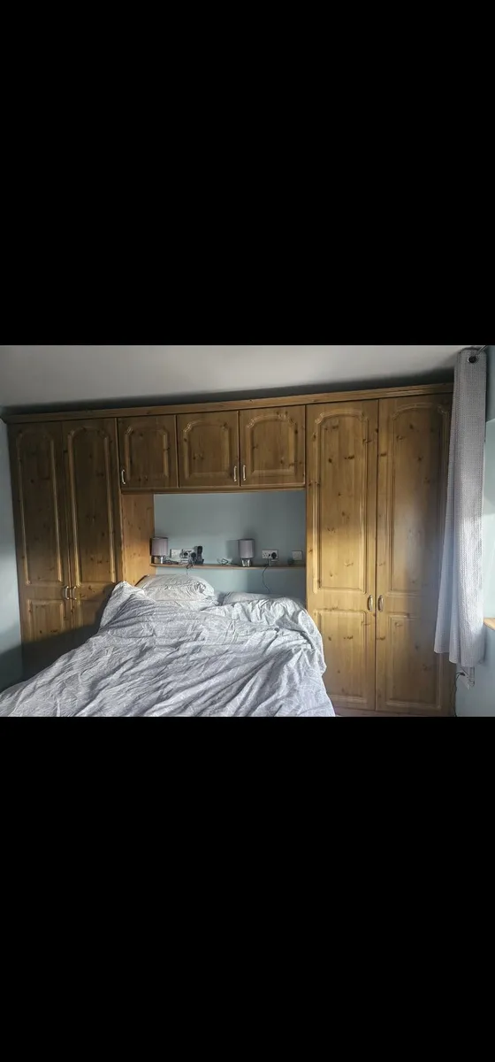 Kitchen and wardrobes - Image 4