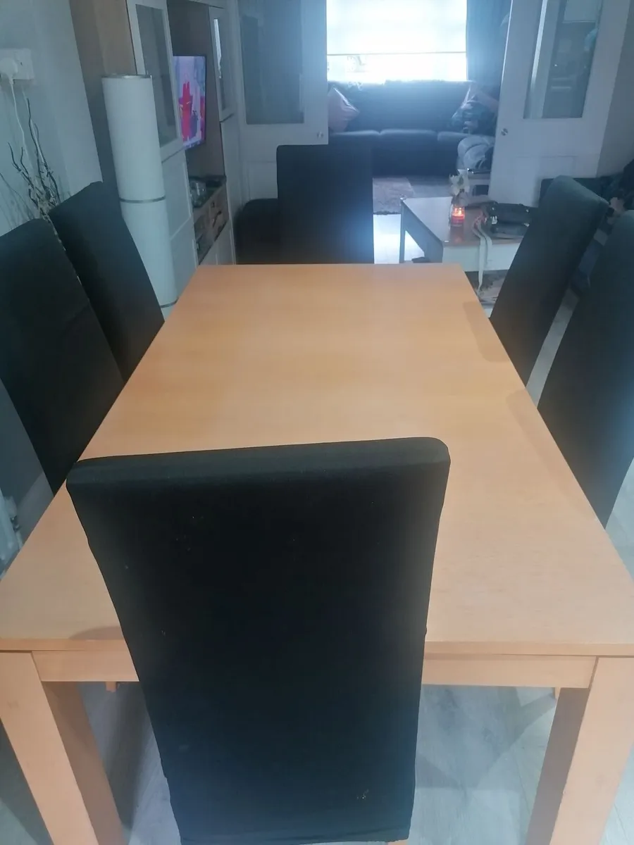 Dining room table and chairs - Image 1