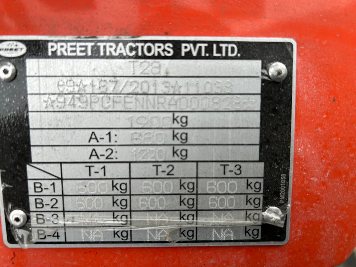 New Avenger 26 Compact Tractor - Image 3