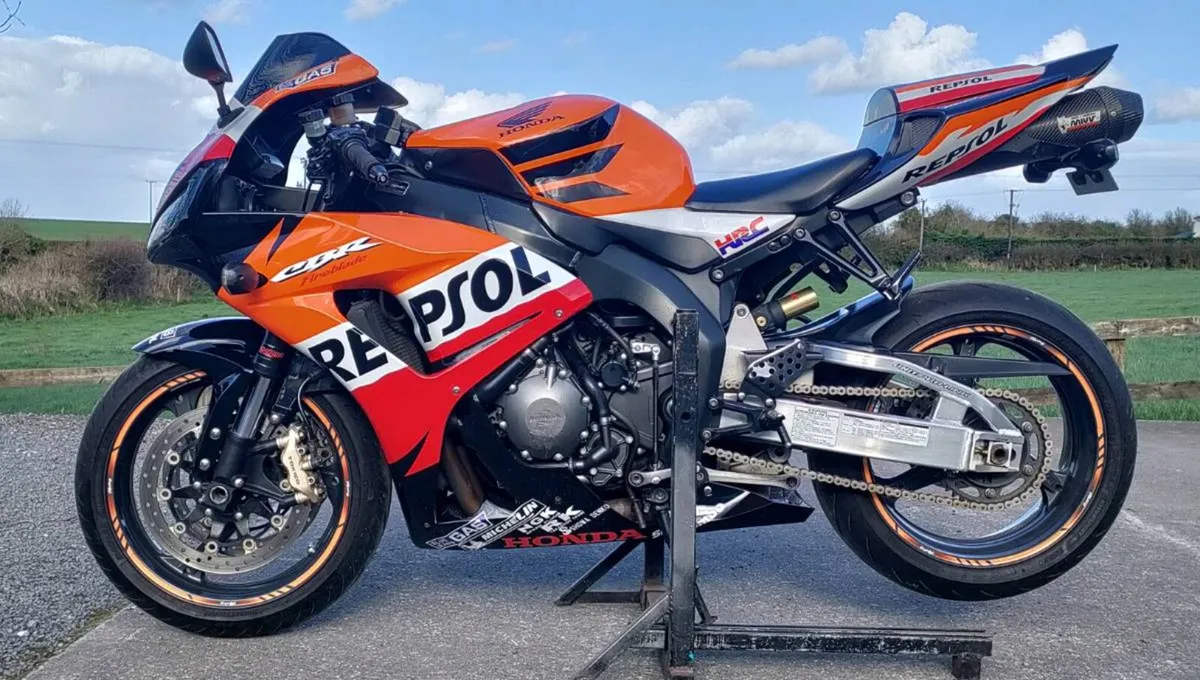 2007 Honda CBR 1000 RR Fireblade - Image 2