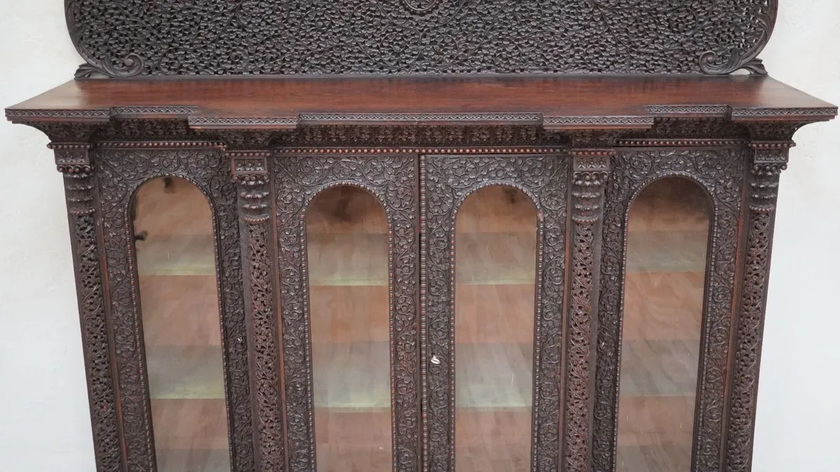 Anglo-Indian Bombay Blackwood Display Cabinet - Image 3