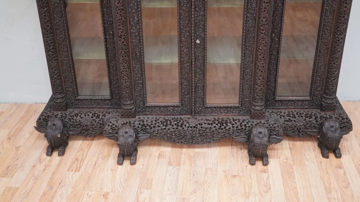 Anglo-Indian Bombay Blackwood Display Cabinet - Image 4