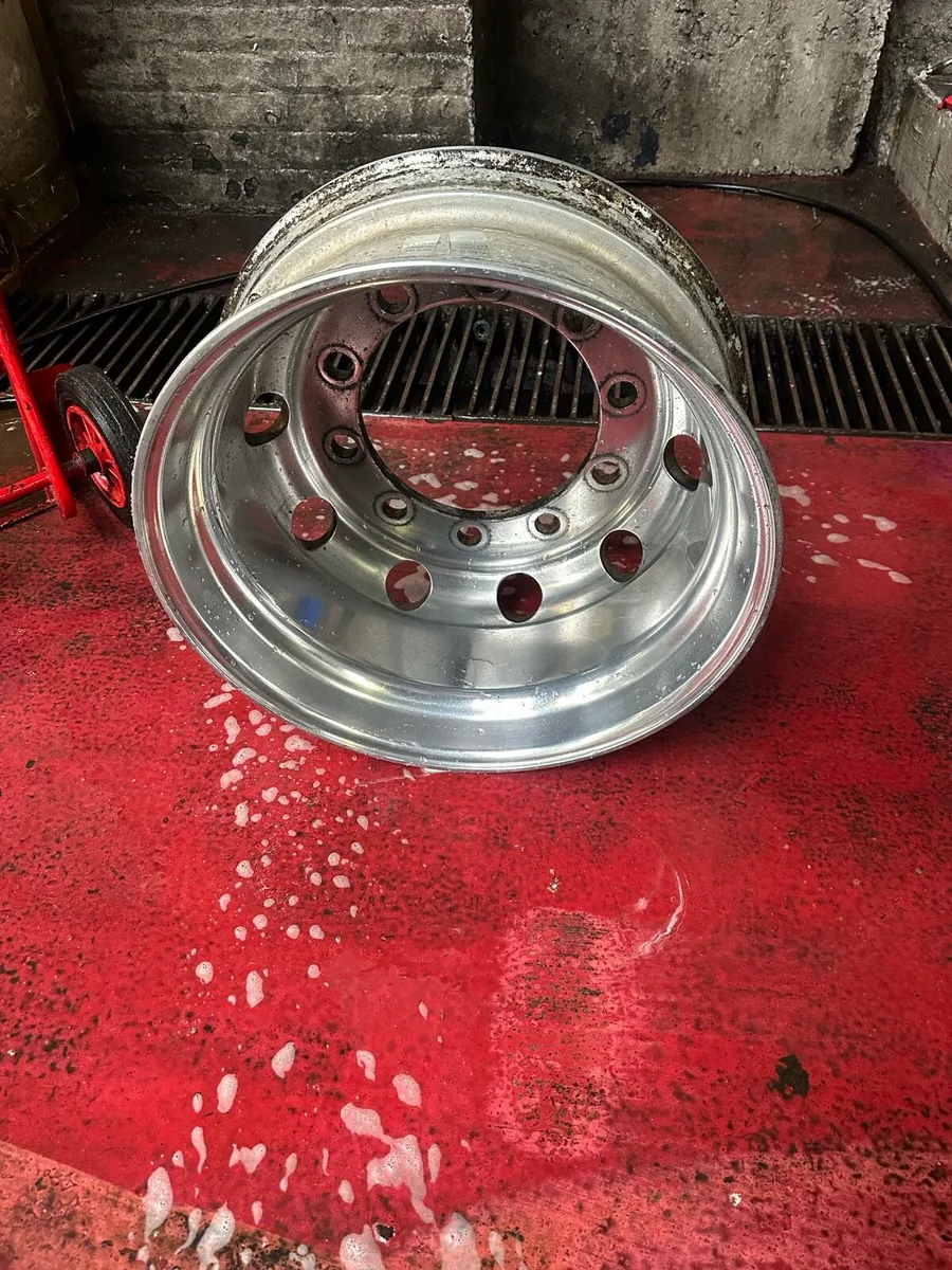 Alcoa wheels - Image 1