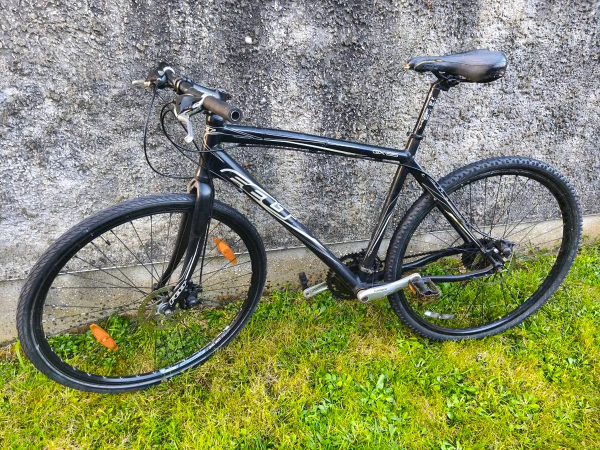 Felt QX disc hybrid bike - Image 1