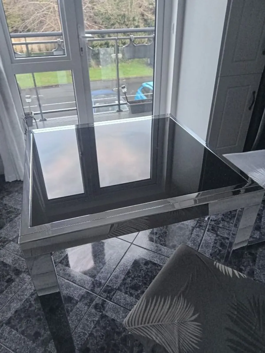 Dining table and chairs - Image 3